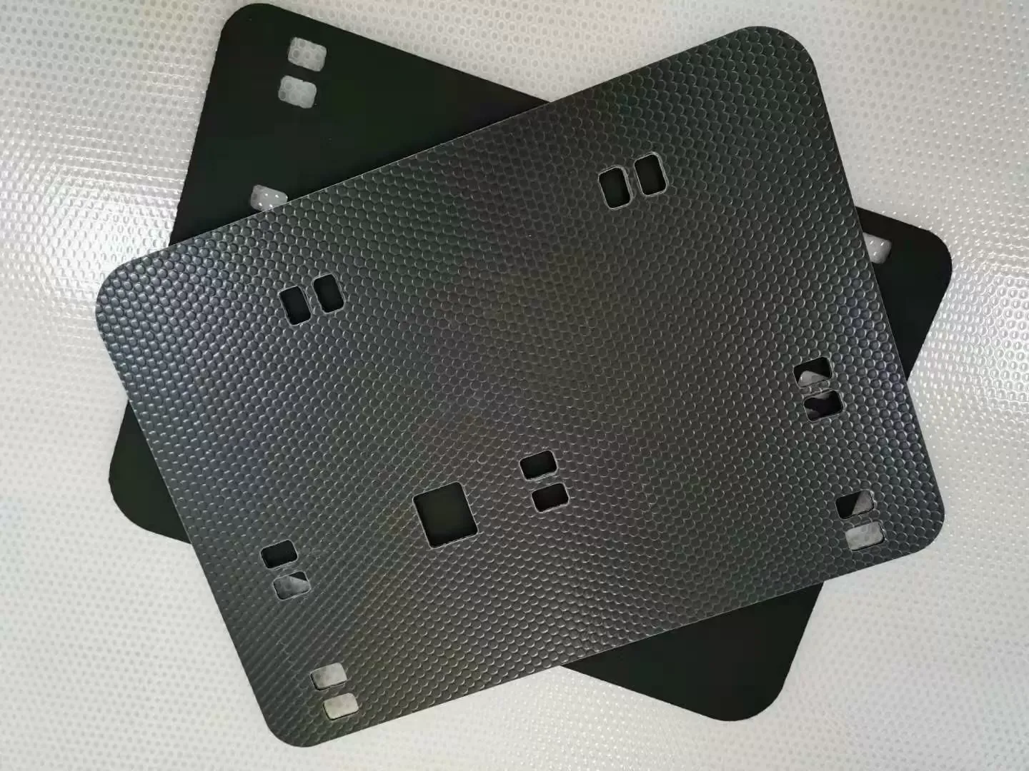 PP Honeycomb Automotive Dunnage thumbnail