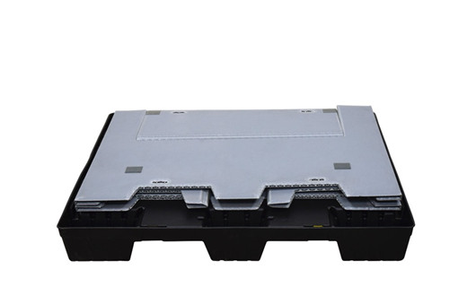Step 5 - Lay folded sleeve flat on pallet